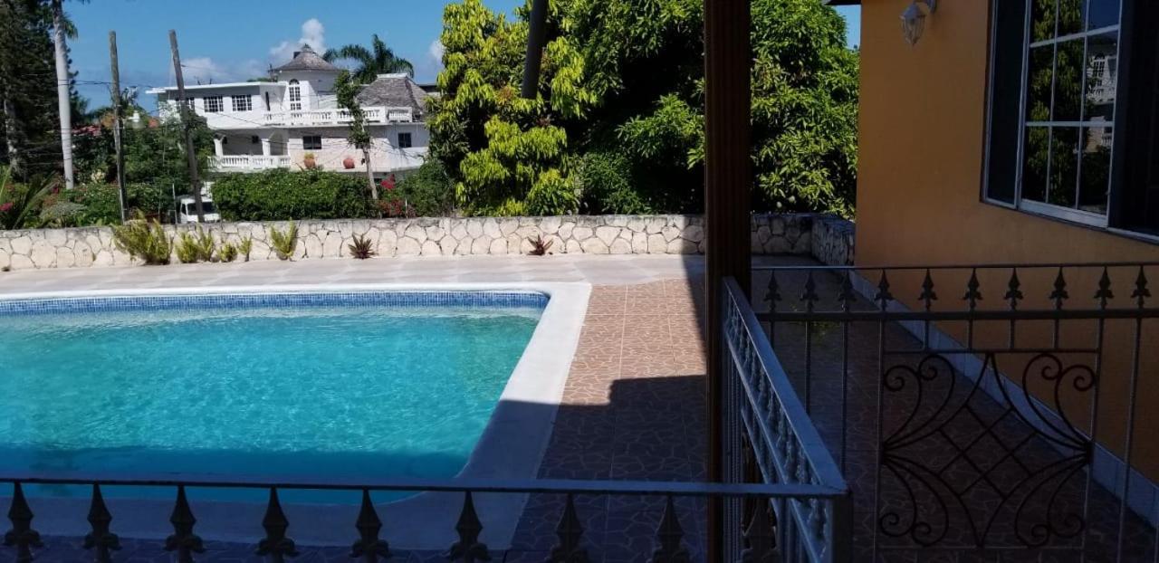 Chaudhry Holiday House Montego Bay Exterior foto
